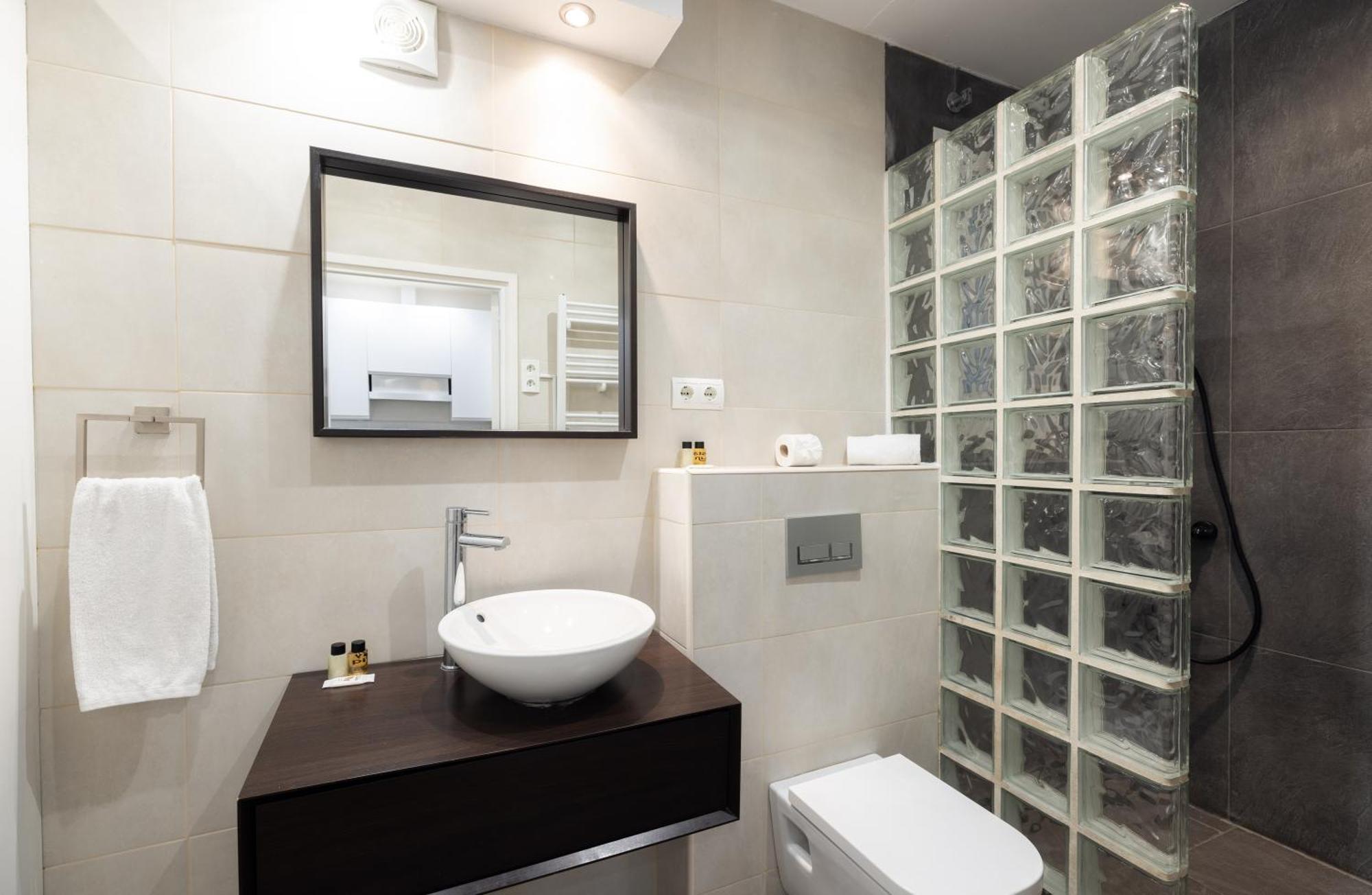 Stay U-Nique Apartments Radas Барселона Экстерьер фото